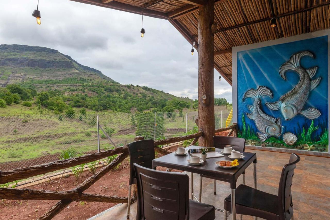 Stayvista'S Ficus Farms - Mountain-View Haven With Rustic Artsy Interiors, Outdoor Pool, Glasshouse, Home Theatre & Karaoke Delight Igatpuri Kültér fotó