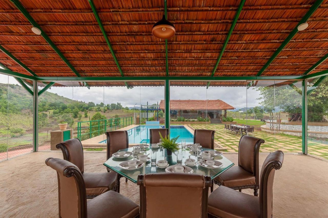 Stayvista'S Ficus Farms - Mountain-View Haven With Rustic Artsy Interiors, Outdoor Pool, Glasshouse, Home Theatre & Karaoke Delight Igatpuri Kültér fotó